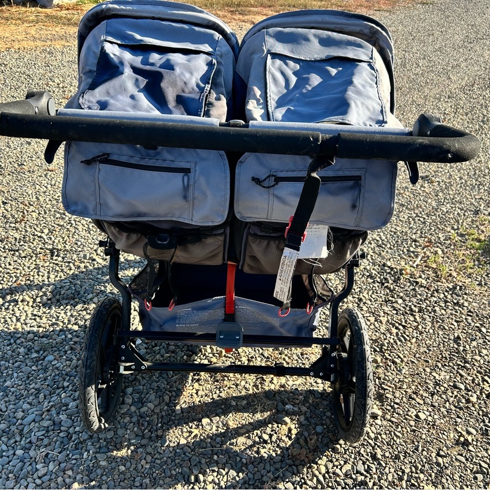 BOB Double Stroller - Picture 4 of 8
